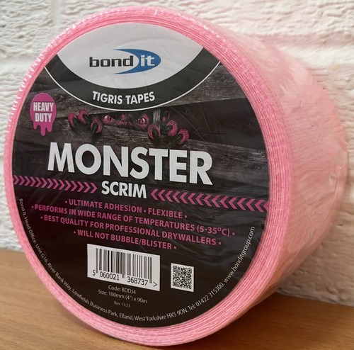 Bond monster - it, 90m)